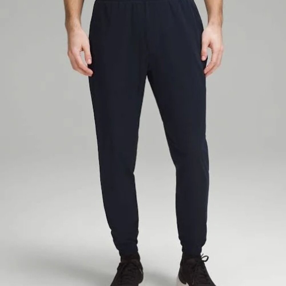 Lululemon Surge Joggers in Navy Size Large